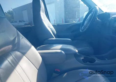 1999 Ford Expedition Eddie Bauer/Xlt из США, поврежденный, VIN 1FMPU18L7XLA33668